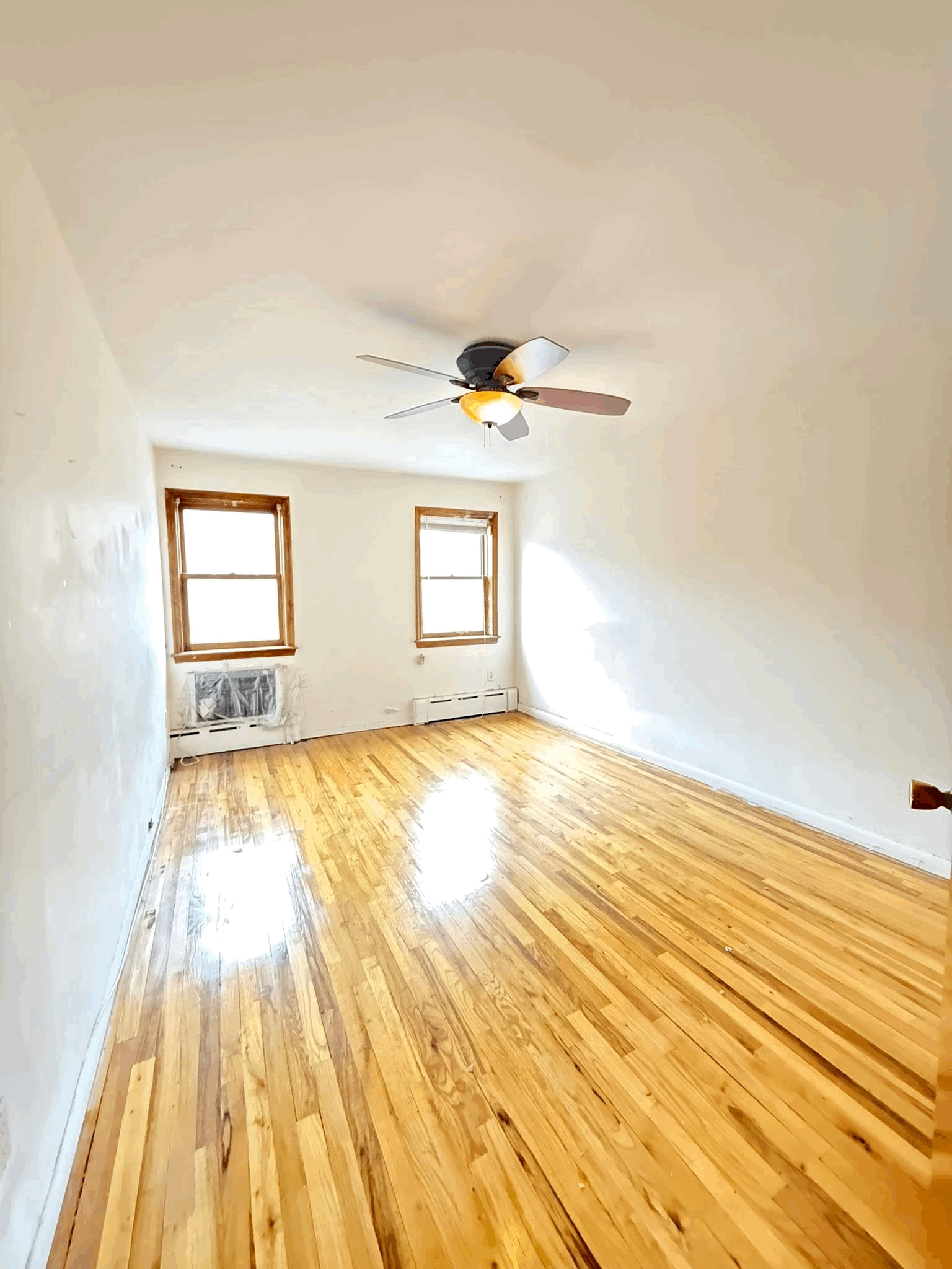 ქირავდება 3 საძინებლიანი სახლი ეზოთი 9