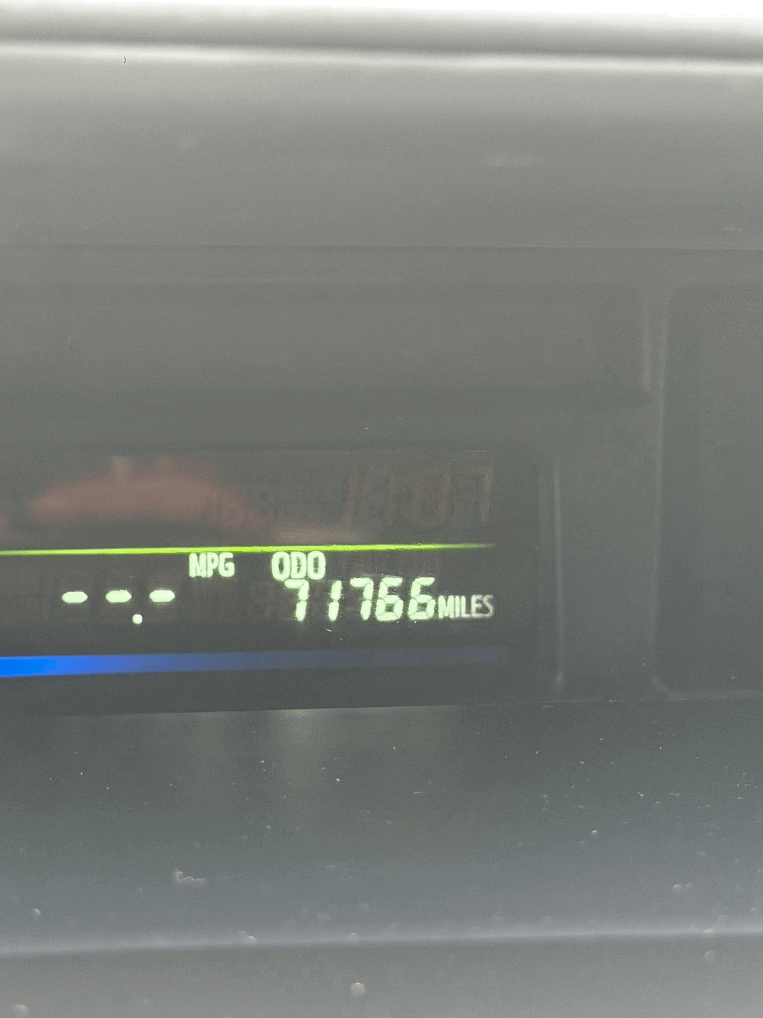 ტოიოტა პრიუსი V 6